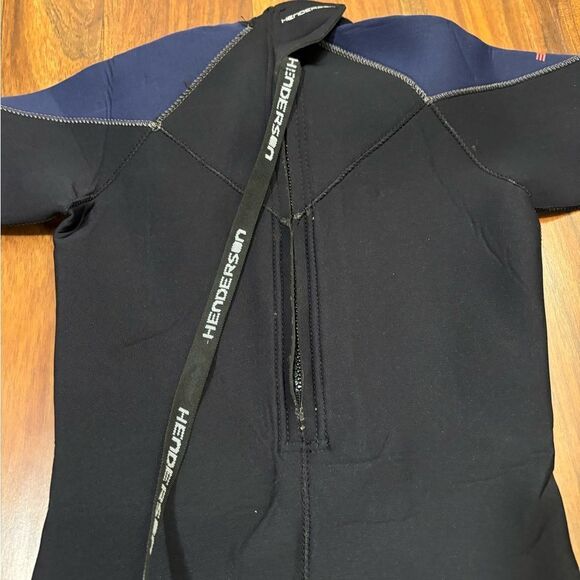 Henderson Aquatics black/blue kids wetsuit - Picture 3 of 7